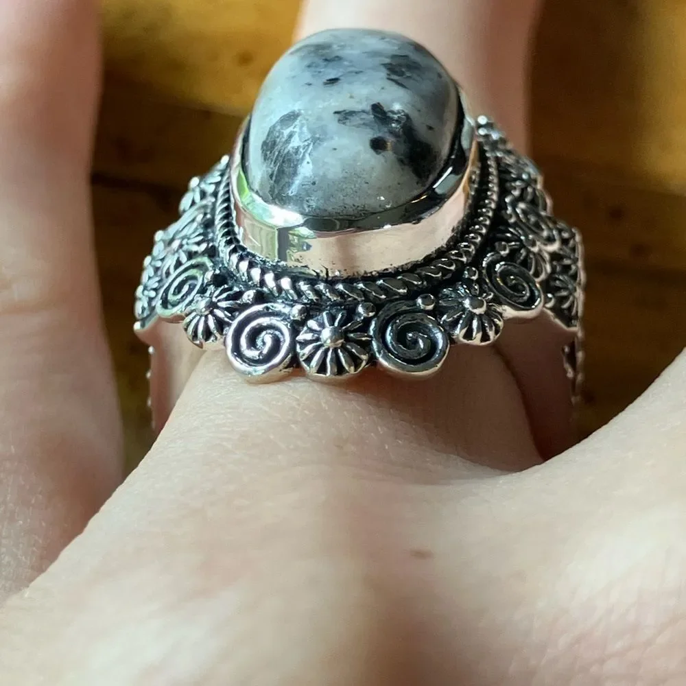Genuine White Buffalo Sterling Silver Artistic Ring Size 6